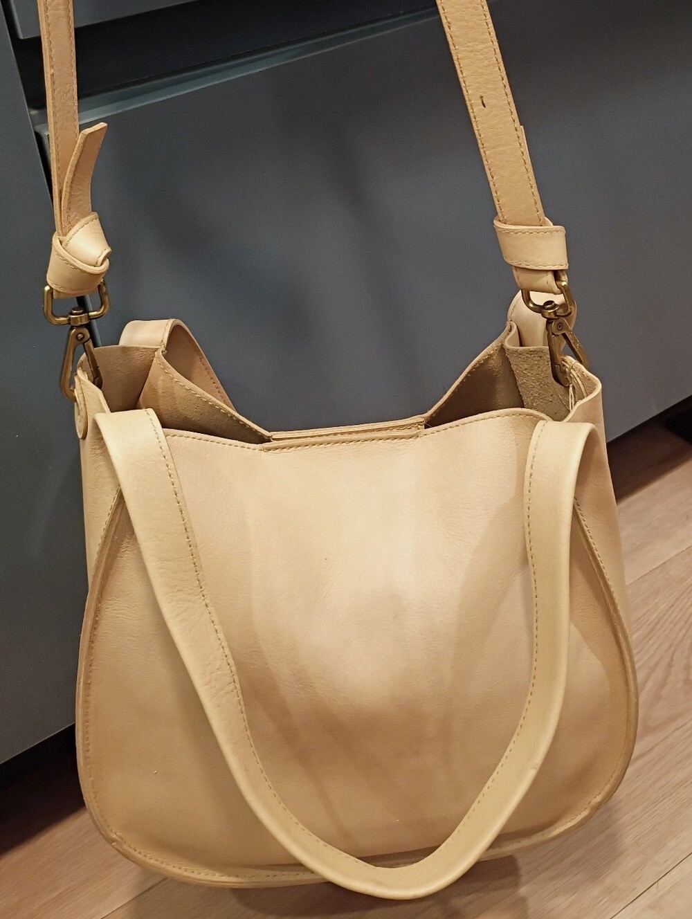 Madewell Sydney Convertible Shoulder/ Crossbody Bag in Desert Dune